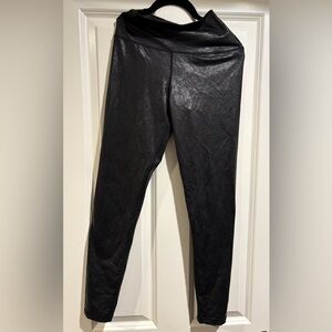 Aerie leather looking black leggings. Size M